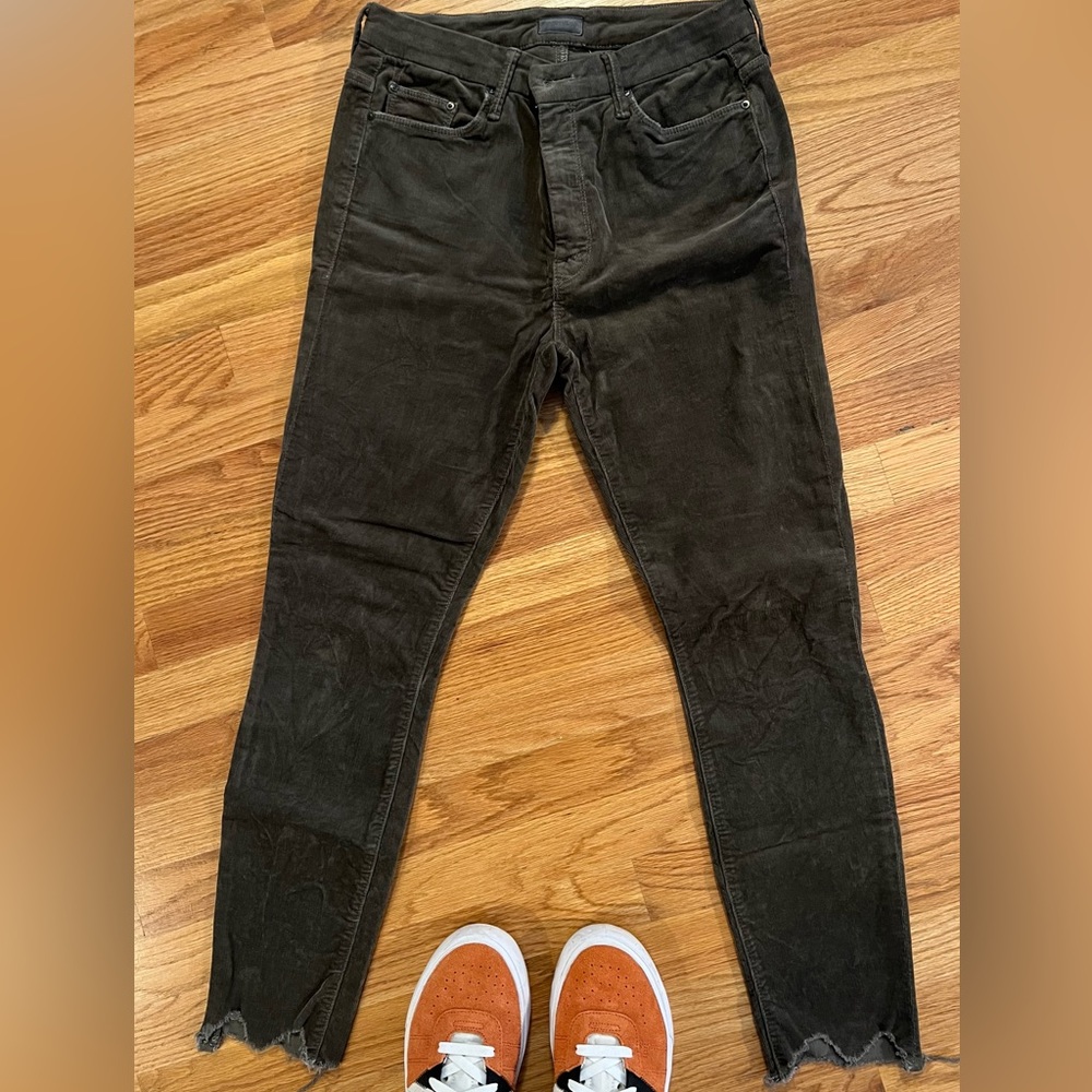 Mother Hight Waisted Looker Corduroy Pant (Ankle Chew Hem)